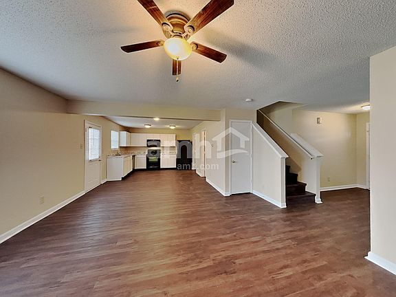 3rd image of 1324 Brook Ct
