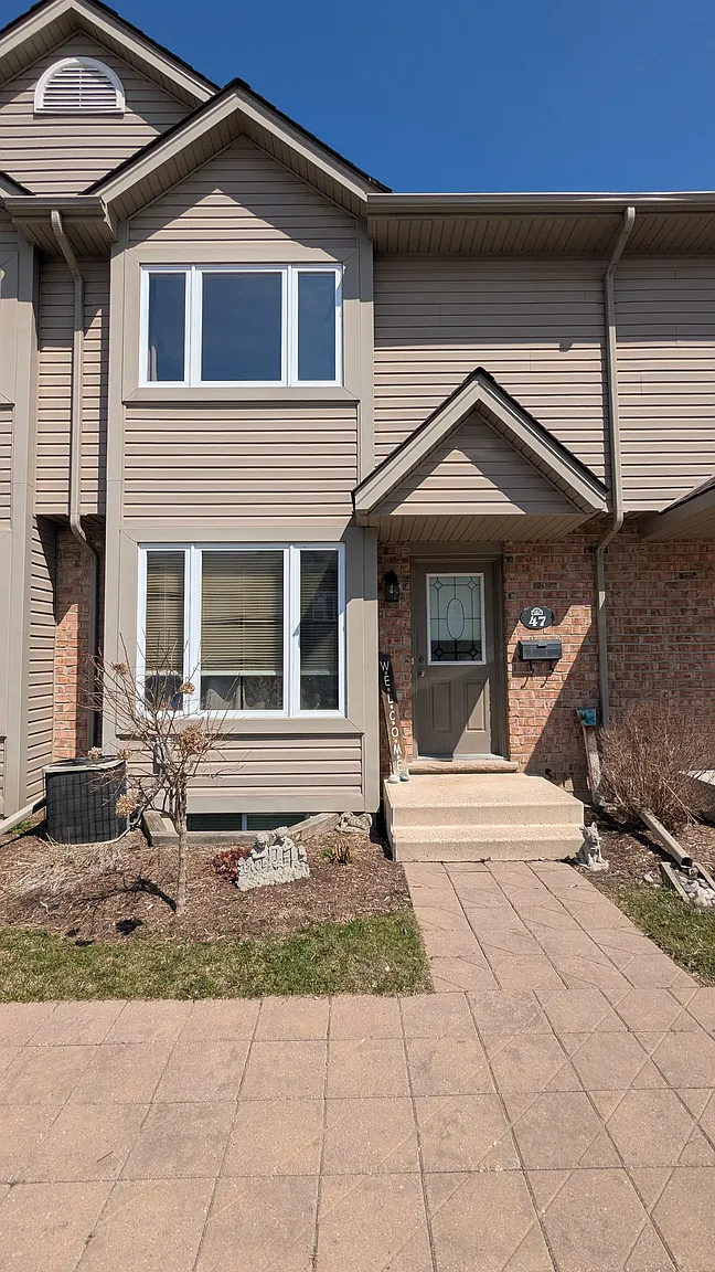 1600 Mickleborough Dr photo 1