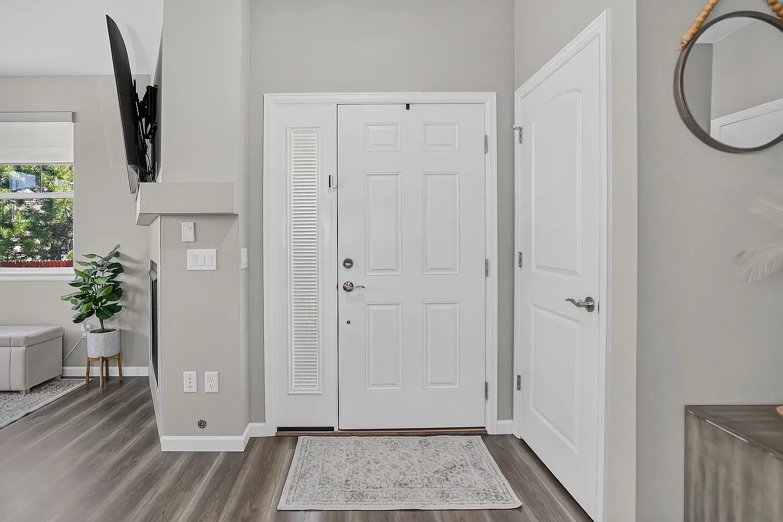 3 bed, 1817 sqft, $3,250 — Photo 3