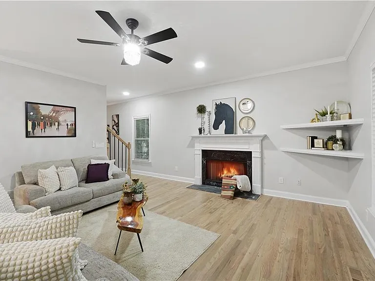 682 Montglade Ct — Photo 10