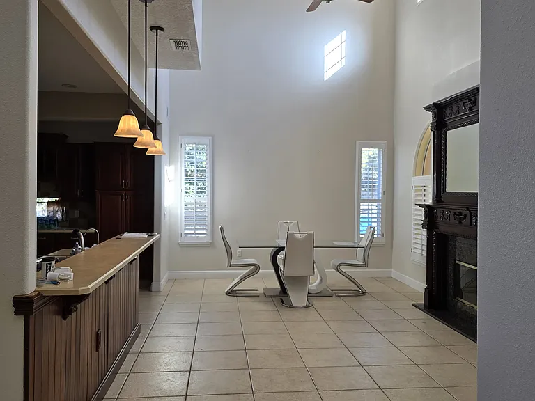 502 W Lester Rd — Photo 8