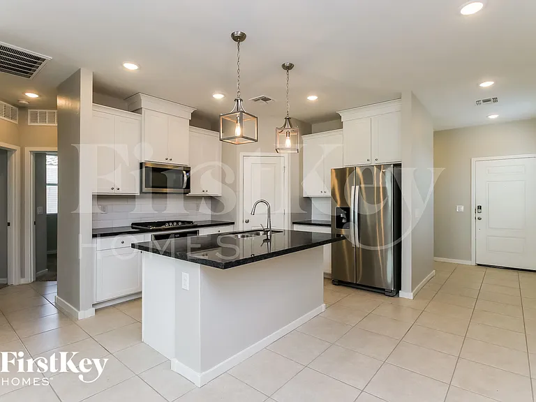 3788 E Henson St — Photo 7