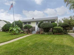 20 Hoyt St, Warwick, RI 02886