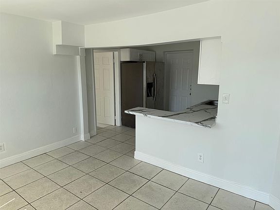 3rd image of 5821 Taft Street