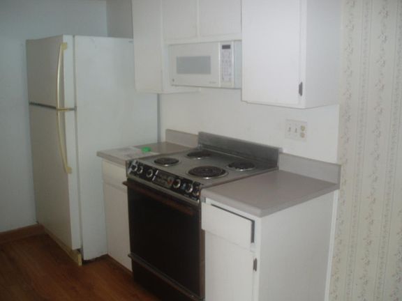 2nd image of 5310 N 33RD Drive #D