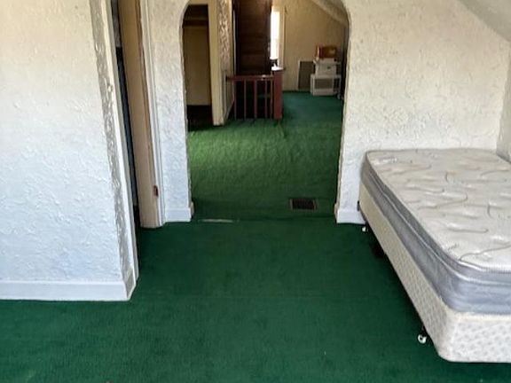 5th image of 3750 N Graceland Ave