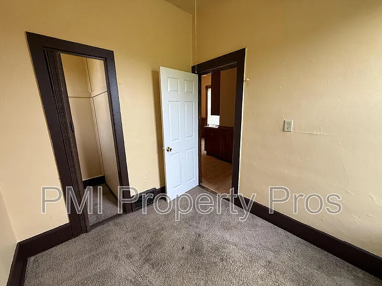 2441 N Dr William Finlayson St — Photo 8