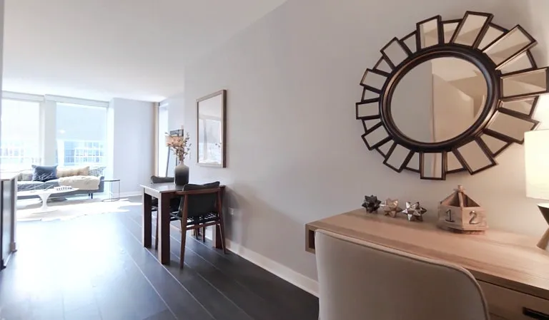 21 W Randolph Dr — Photo 2