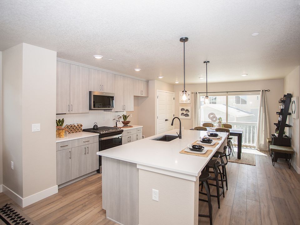 The Cottages of Erie Commons Kitchen