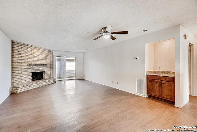 4717 Oakfield Way — Photo 4