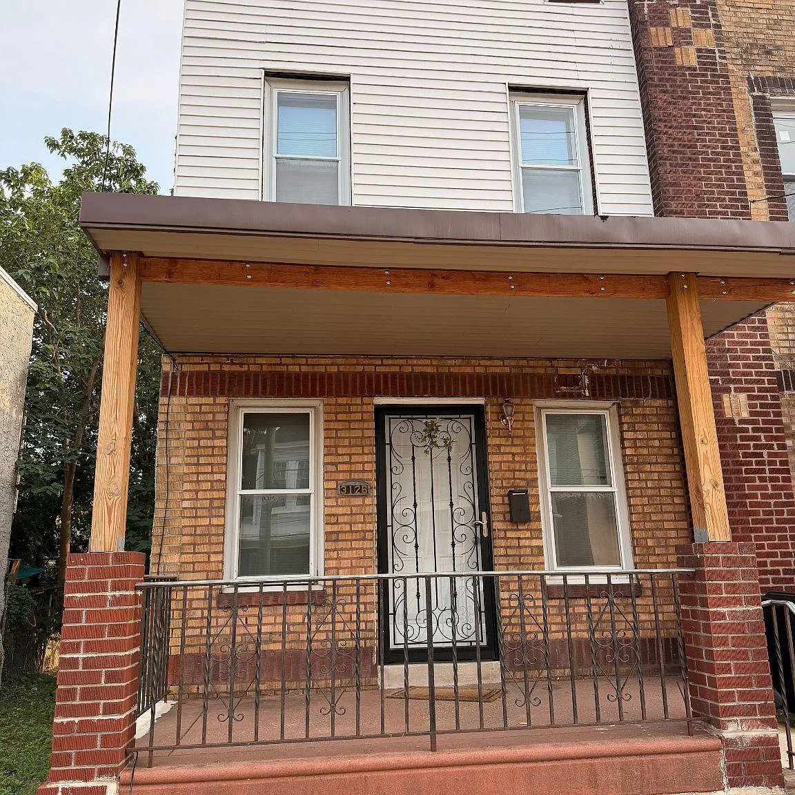 3 bed, 1.5 bath, 1160 sqft, $1,500 — Photo 1
