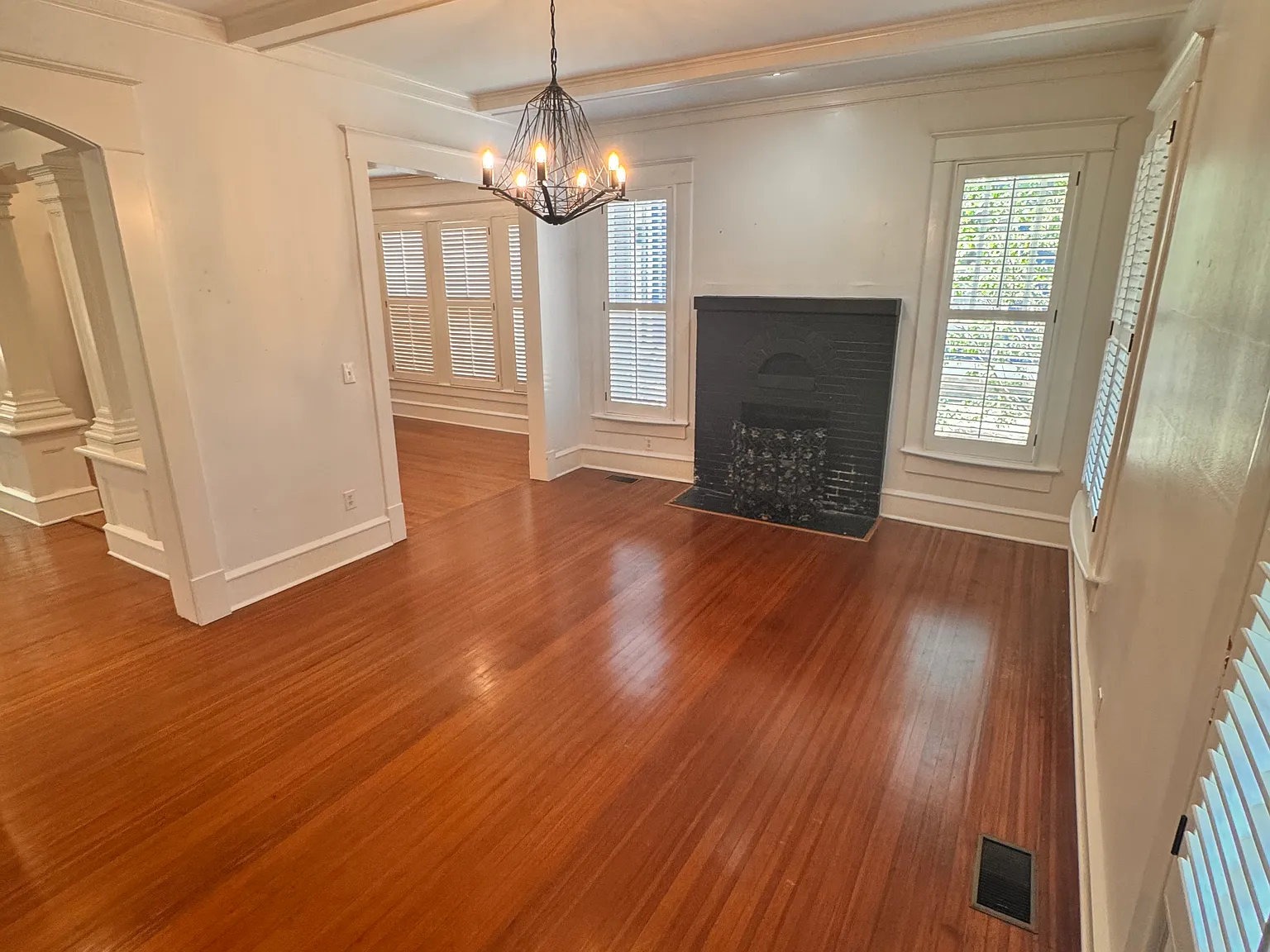 3 bed, 2.5 bath, 2300 sqft, $3,400 — Photo 4