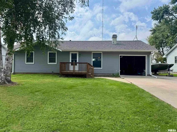 861 14th Ave NW, Clinton, IA 52732