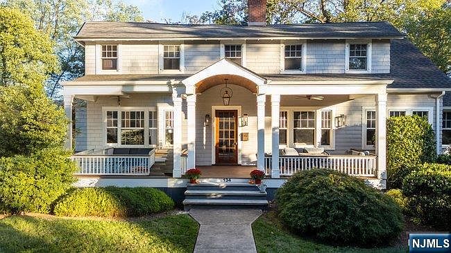 1st image of 134 Maplewood Ave