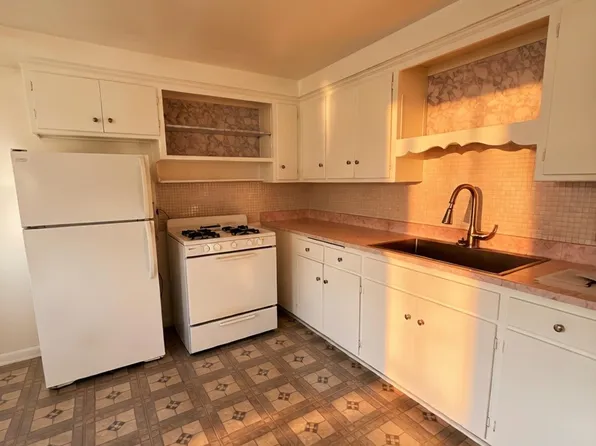 (undisclosed Address), Milwaukee, WI 53219