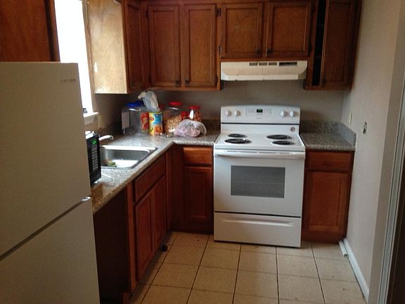 Kitchen, notice granite countertops