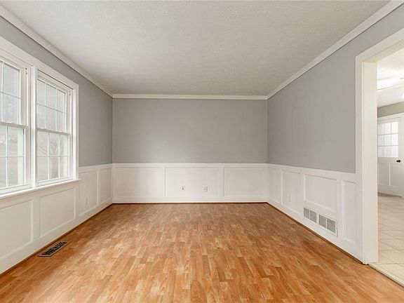 5th image of 1096 Creekwood Ln