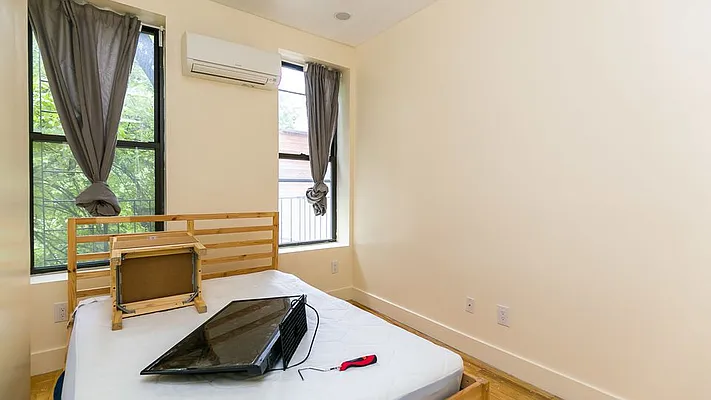 Rented by Nooklyn NYC LLC | media 25