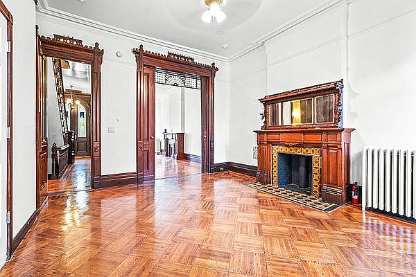 1st image of 111 Halsey St Floor 1