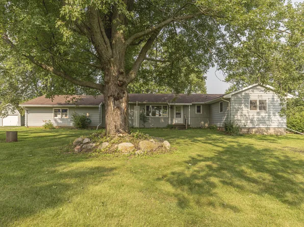 7926 Schneider Rd, Manchester, MI 48158