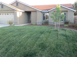 1015 Rosa Ave, Sanger, CA 93657