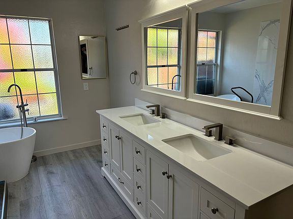 4th image of 914 Aruba Ln