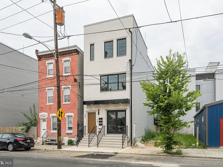 528 W Berks St #1 — Photo 25