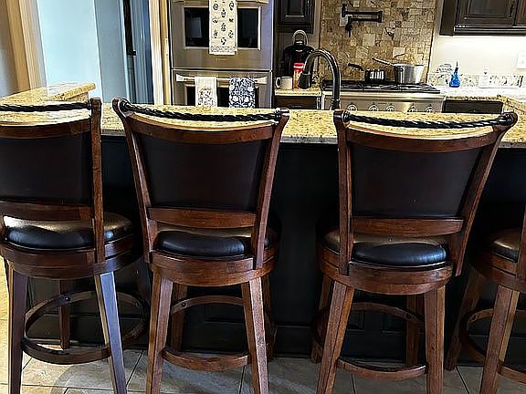 2nd image of 1737 Lakehall Rd