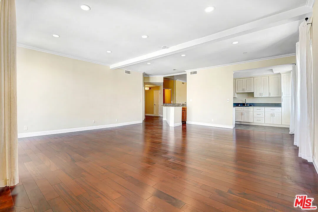 2 bed, 2.0 bath, 1479 sqft, $4,000 — Photo 4