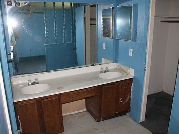 5th image of 2312 Heritage Landing St