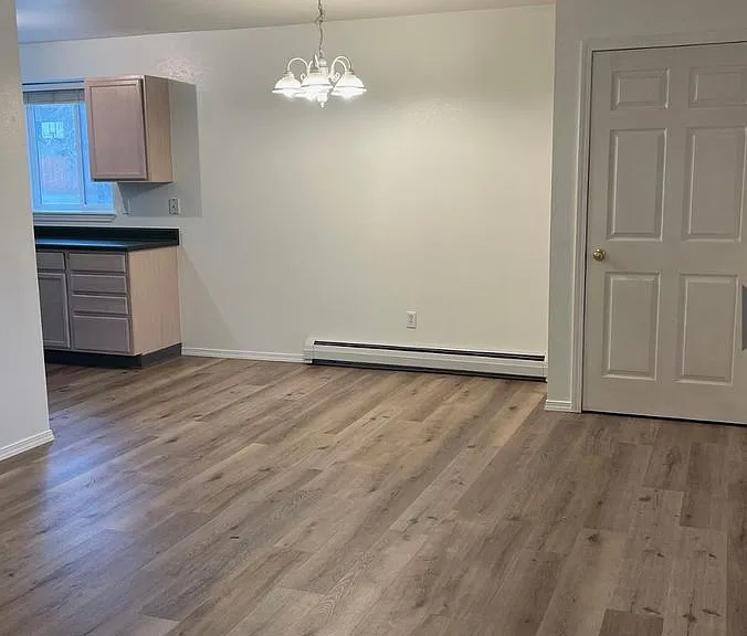 594 W Shore Dr — Photo 4