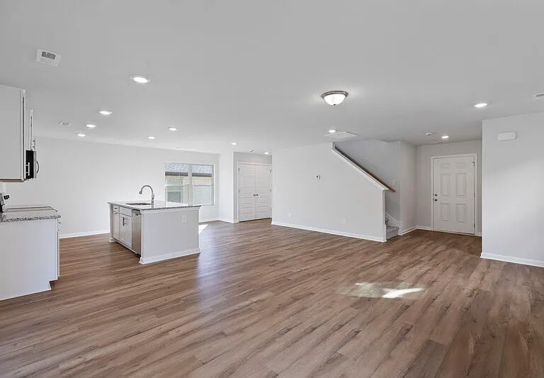 14616 Ravenel Dr — Photo 5
