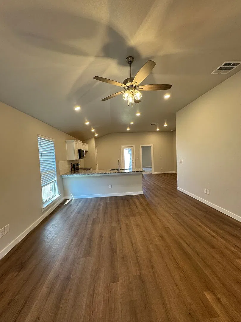 Brand Newer Construction 3/2/2 in Homestead — Photo 3