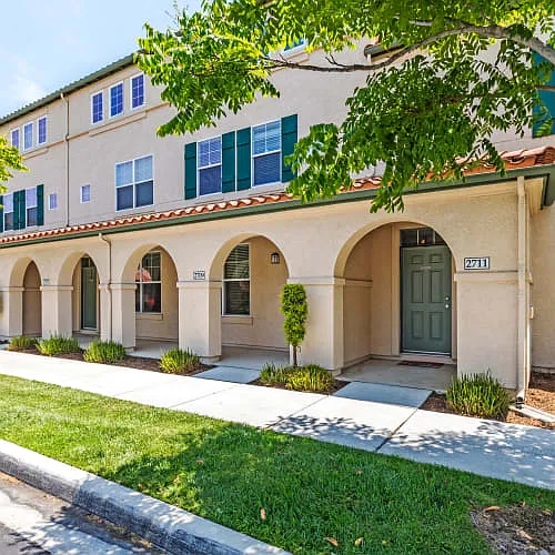 Gateway Village - Military Housing — Photo 2