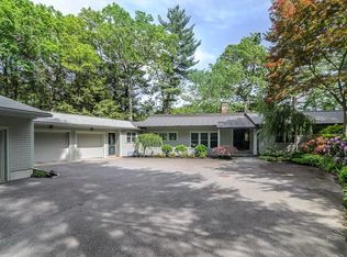 5 Turtle Ln, Dover, MA 02030