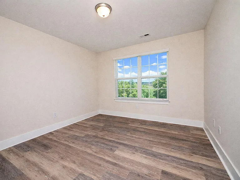 1026 Abbott St — Photo 21