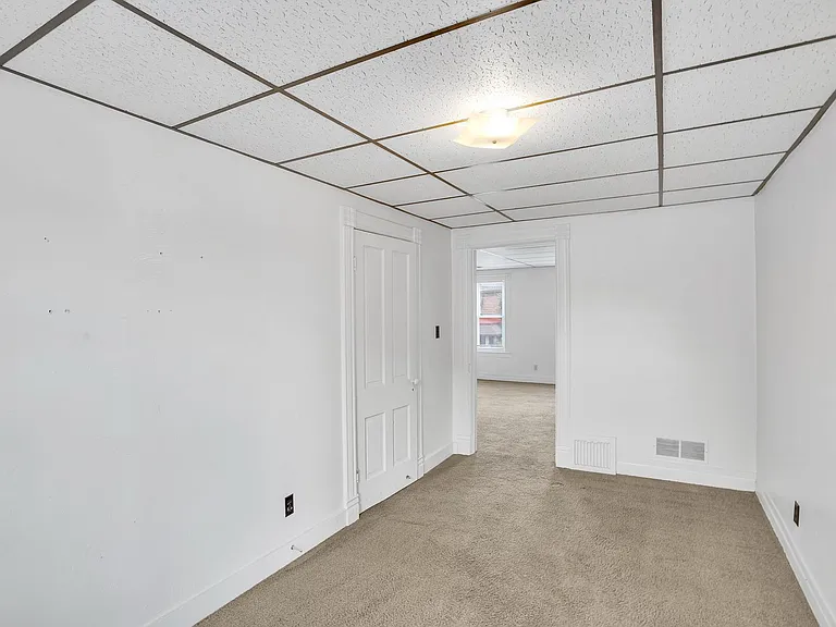122 1st St #2 — Photo 10