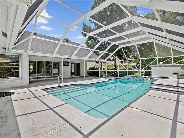 15575 Woodmar Ct — Photo 11