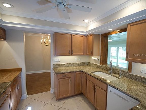 5th image of 1807 Plum Ln