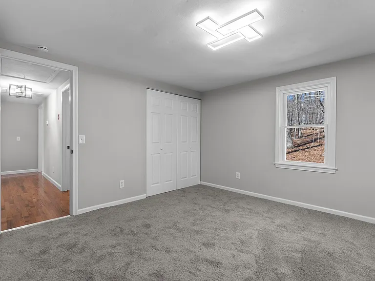 40 Harkness Dr — Photo 28