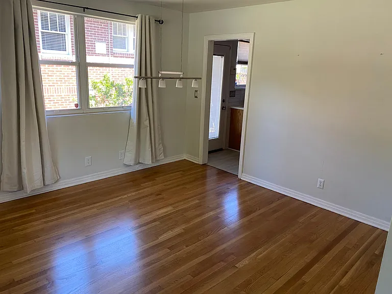 3722 Saint Johns Ave — Photo 20