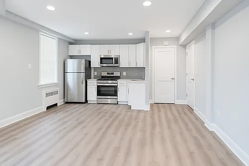 Riverside Estates Apartment Homes Photo 1