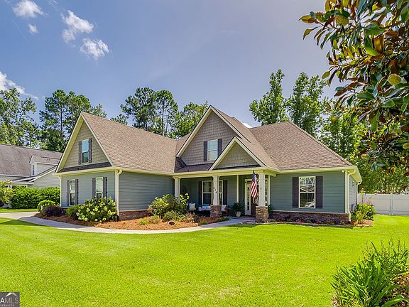 3rd image of 214 Blandford Way