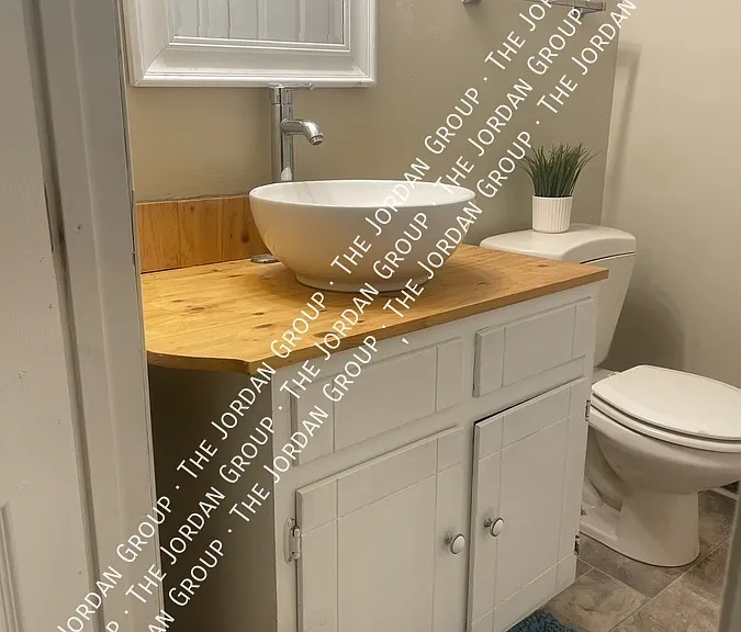 1826 Scovel St — Photo 10