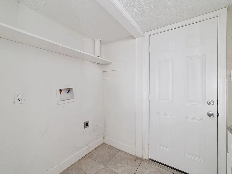 Newly Renovated Apartment In Houston — Photo 11