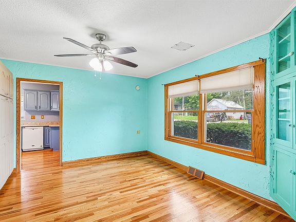 5th image of 307 Ordway St
