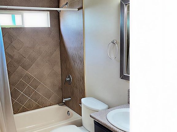 4th image of 622 W 59th Pl #622