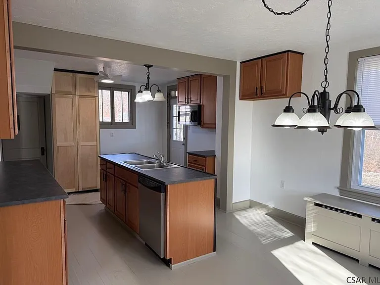 1727R Scalp Ave — Photo 10