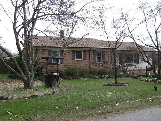1st image of 402 Franklin St