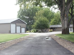 298 Sunset Dr, Miles City, MT 59301